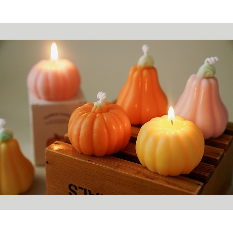 Silk Candle - 手作りハロウィンパンプキンの香りのキャンドル。高級感のあるアロマキャンドルで、お祭りやパーティーの景品、またはご自宅のテーブルデコレーションやギフトに最適です。