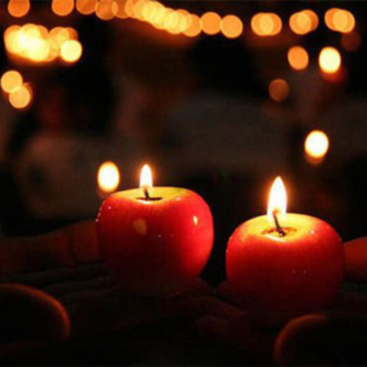 Soy Wax - クリスマス、結婚式、パーティーの装飾に最適な、リアルな質感の人工りんご型キャンドル（中サイズ）